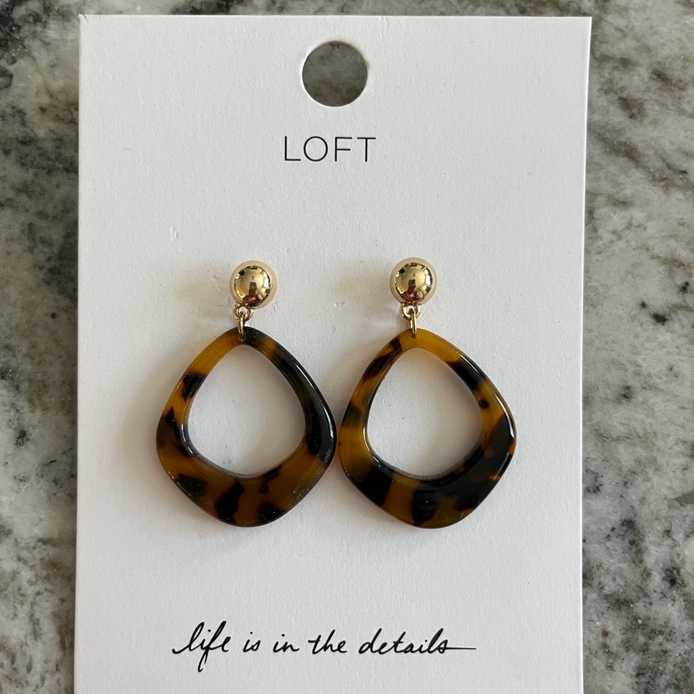 NWT Brand new with tags LOFT tortoise and gold drop earrings